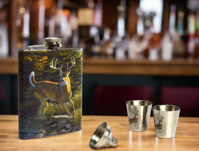 Deer pattern flask and glasses - Rivers Edge