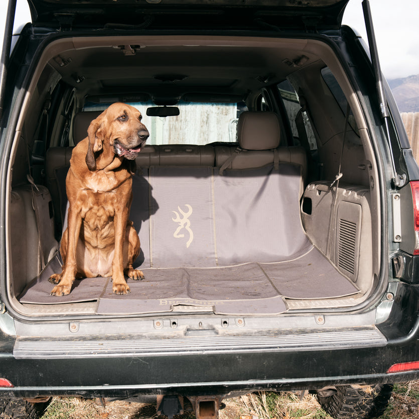 Protective cover for vehicle trunk (dog) - Browning